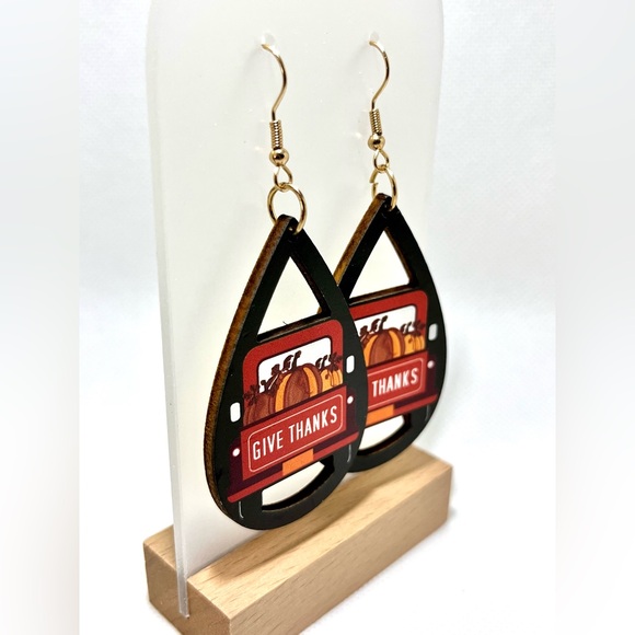 NWT Vintage Style Give Thanks Earrings Autumn Themed Drop & Dangle Wood Boutique - Picture 4 of 8
